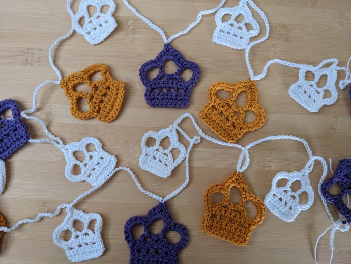 Create Charming Crochet Crown Bunting for Celebrations and Nursery Decor Create Charming Crochet Crown Bunting for Celebrations and Nursery Decor