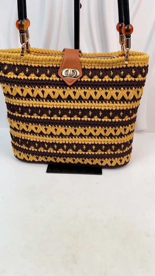 Create a Beautiful Handmade Crochet Mother&#039;s Day Bag to Delight Your Mom