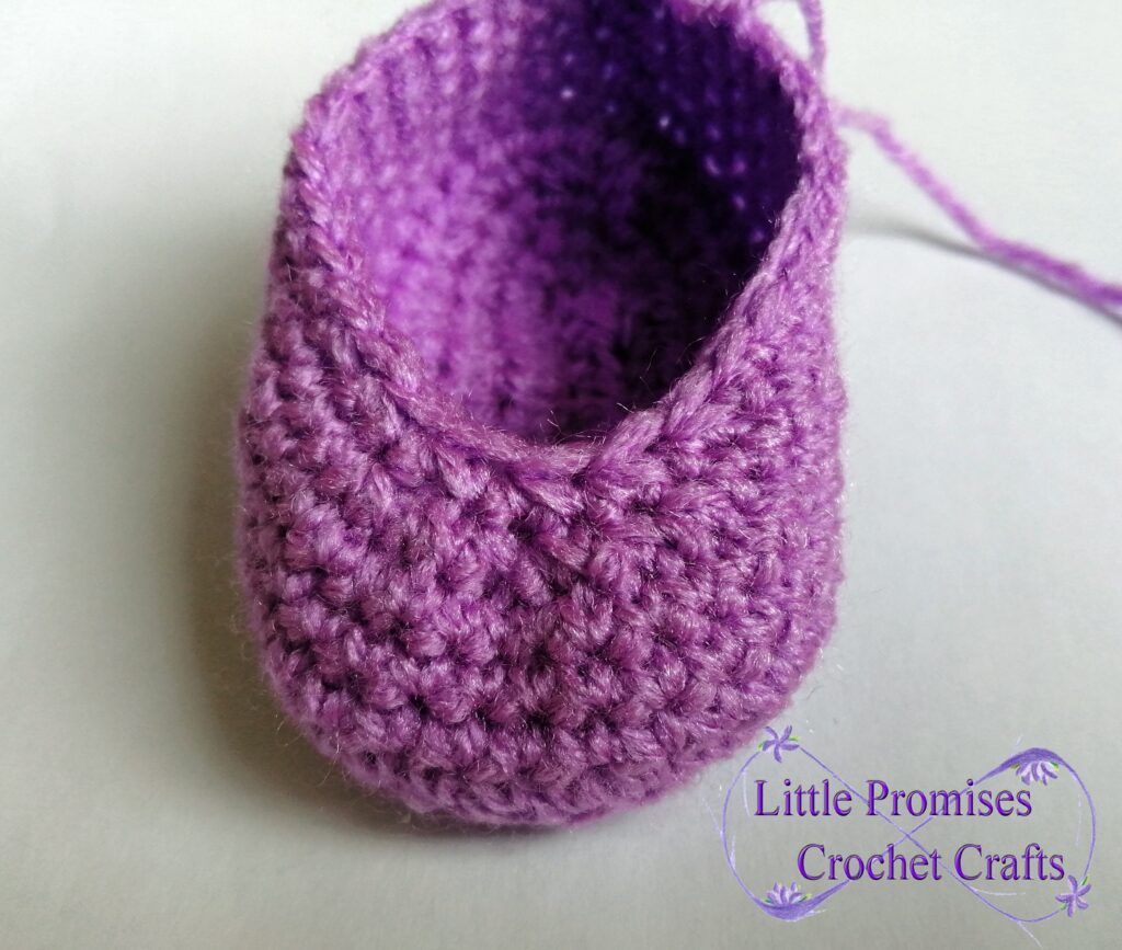 Create Adorable Crochet Baby Booties – A Quick and Easy Guide for Beginners and Experts Alike