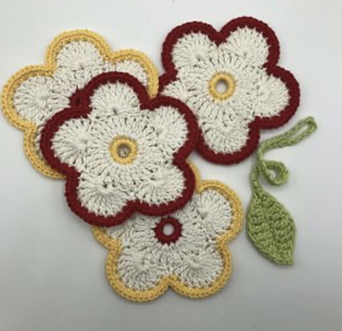 Free Crochet Pattern: Treble Flower Coaster Set